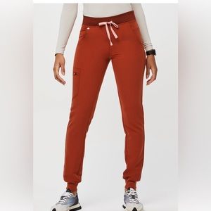 Figs Auburn Scrub set.